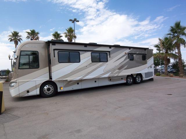 2008 Fleetwood Revolution LE